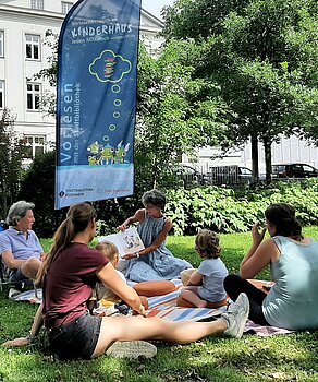 Vorlesen im Riedergarten