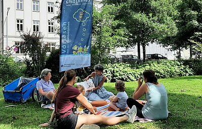 Vorlesen im Riedergarten