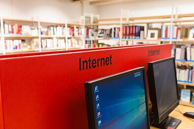 Internet in der Stadtbibliothek im 2. OG